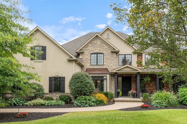 3 Bogle Drive