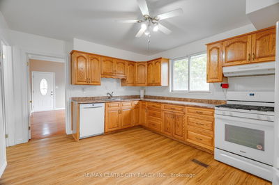 70 Scott St, Strathroy-Caradoc - SW image-0-3