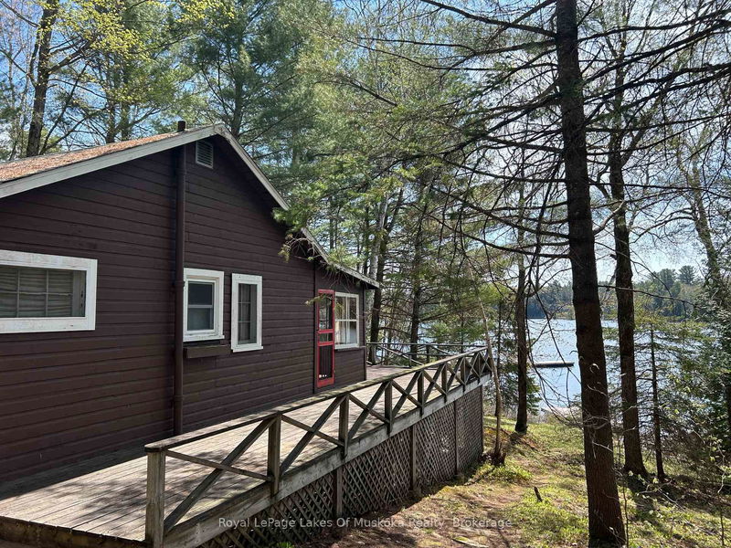 1091 North Tooke Lake Rd, Lake of Bays - Mclean image-0-0