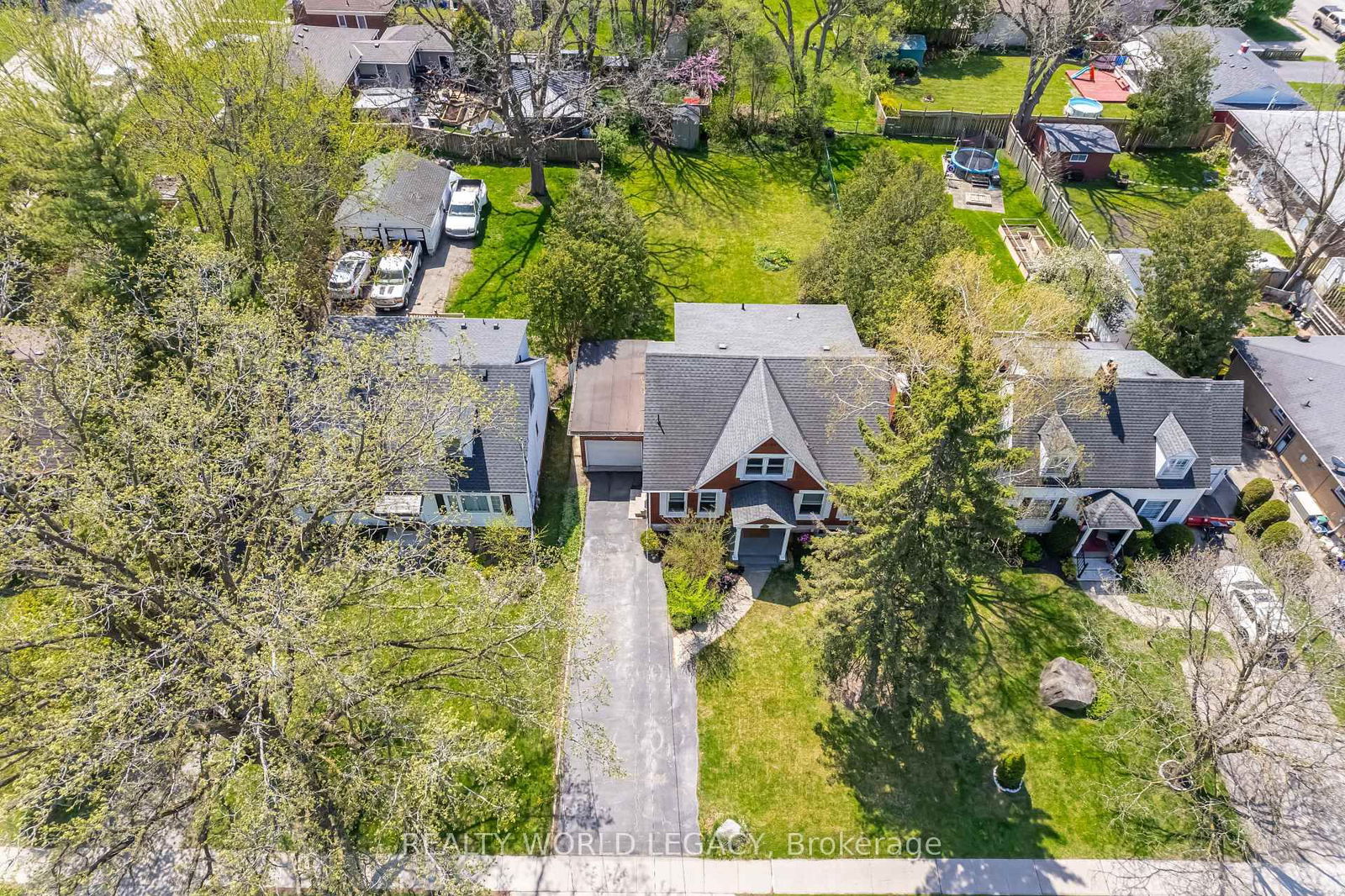 Detached House for sale at 305 Main Street, Cambridge, N1R 1Y2 - MLS: X12149819