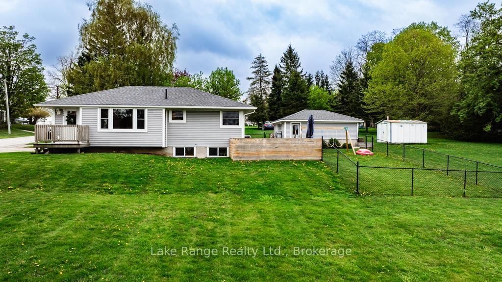 Detached House sold at 749 North Delhi Street, Huron-Kinloss, Lucknow, N0G 2H0 - MLS: X12150010
