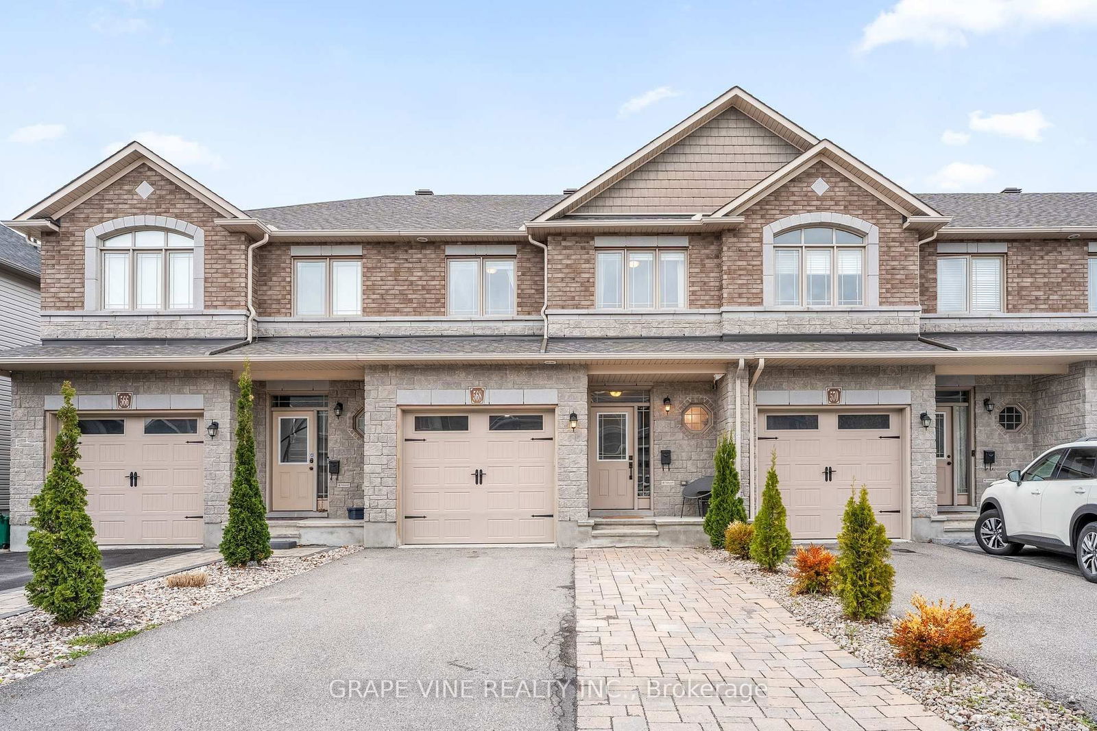 Townhouse for sale at 568 Voie Du Pin Rouge Way, Ottawa, Mer Bleue/Bradley Estates/Anderson Park, K1W 0C4 - MLS: X12150024