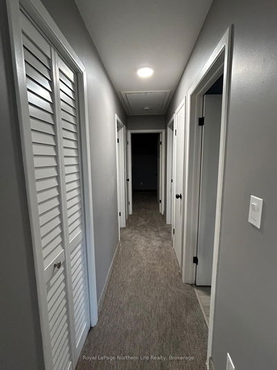 155 King St, North Bay - Central image-0-4