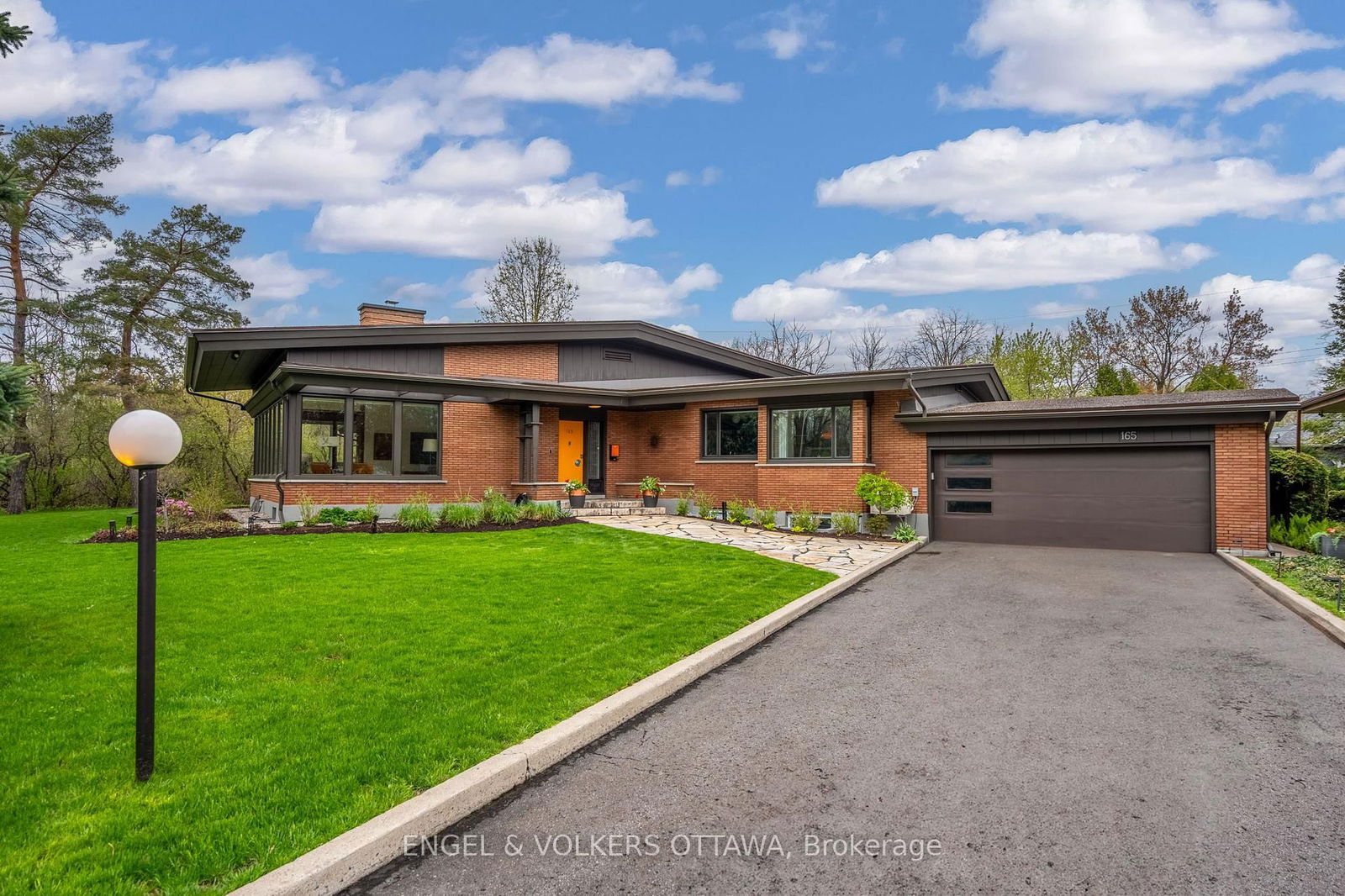 Detached House for sale at 165 Island Park Drive, Ottawa, Ottawa West/Tunneys Pasture, K1Y 0A1 - MLS: X12150239