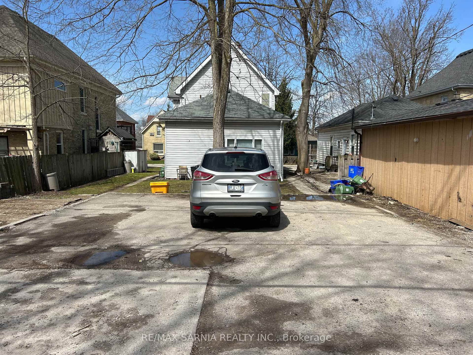 Listing photo 4