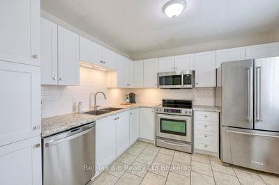 Unit 3 — 478 Springbank Ave, Woodstock - North image-0-3