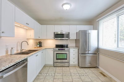 Unit 3 — 478 Springbank Ave, Woodstock - North image-0-4