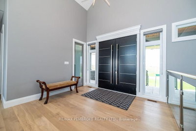 231 Finnerty Road — more photos