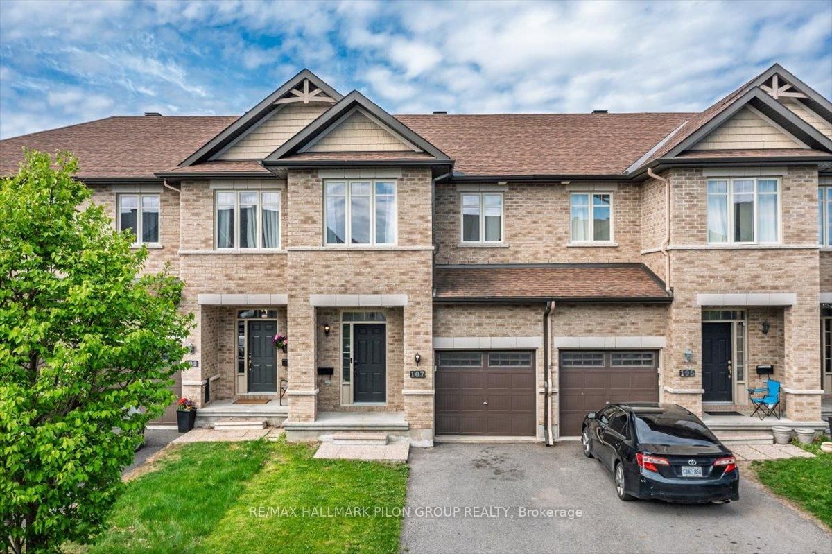 Townhouse for sale at 107 Watchhorn Grve, Ottawa, Riverside South, K1V 2N3 - MLS: X12150548
