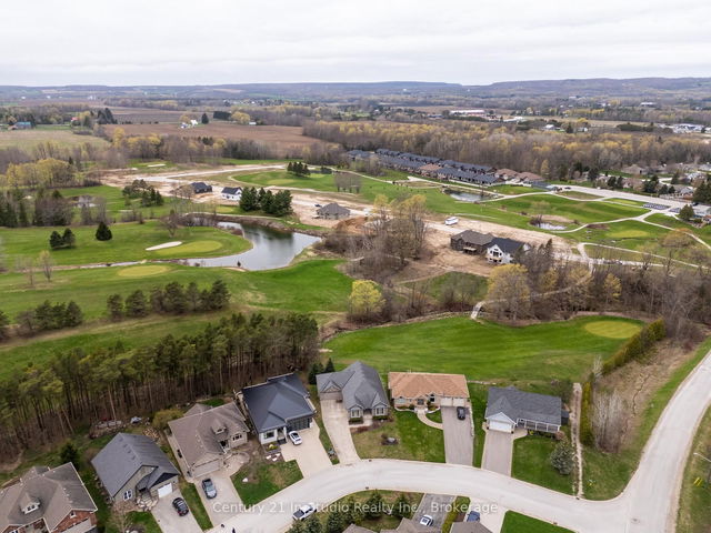 6 Glen Abbey Court