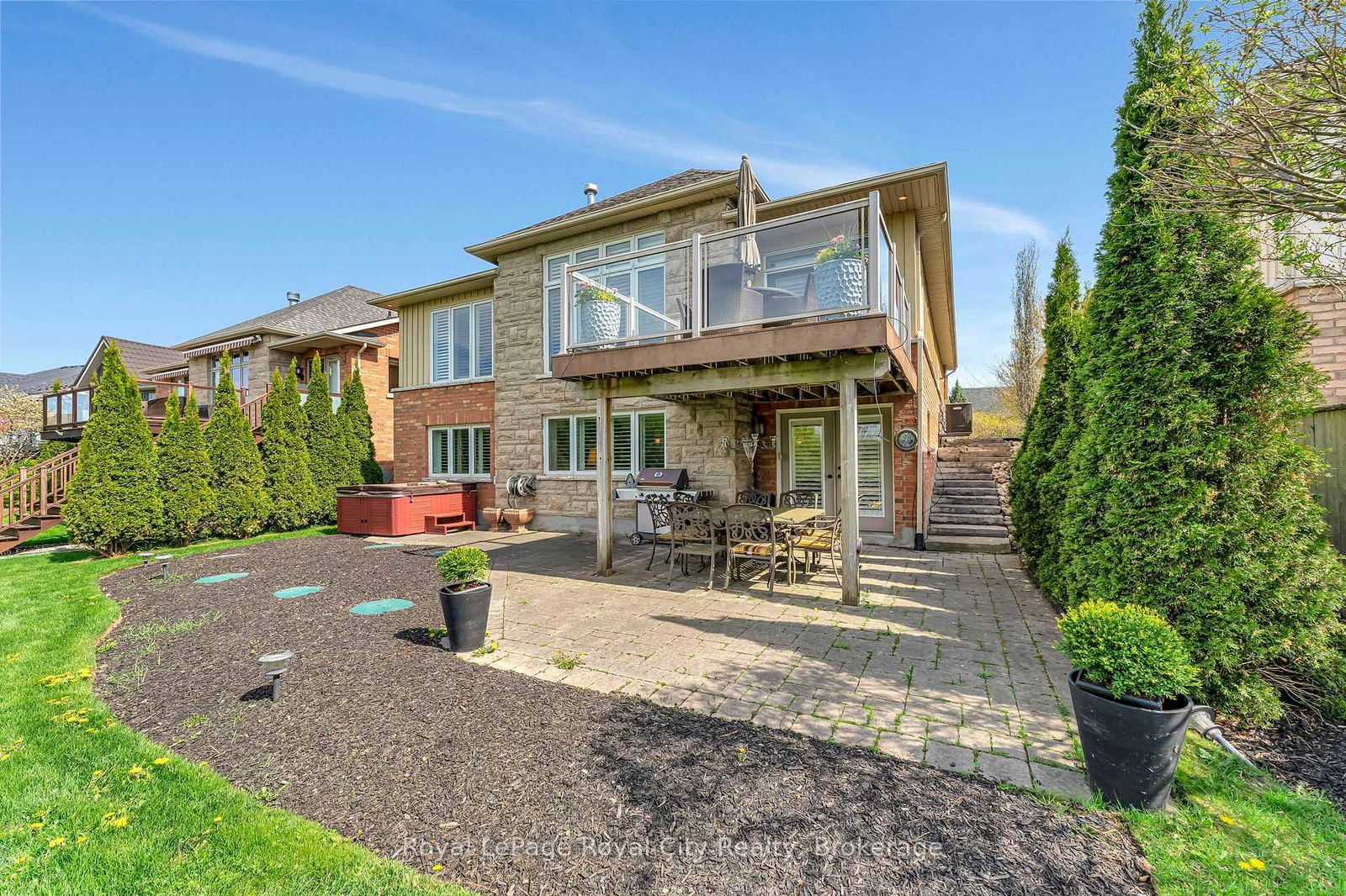 Detached House sold at 74 Aberfoyle Mill Crescent, Puslinch, Aberfoyle, N0B 2J0 - MLS: X12150728