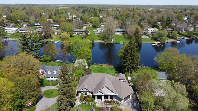 5591 Manotick Main Street