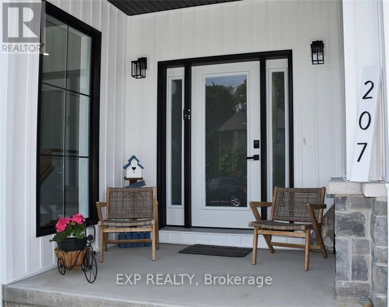 207 Essex St, Sarnia, N7T 0C2 | Image 3