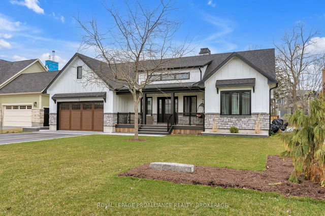7 Crescent Drive