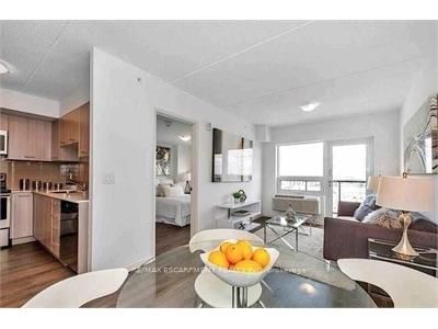 809 - 220 CANNON Street