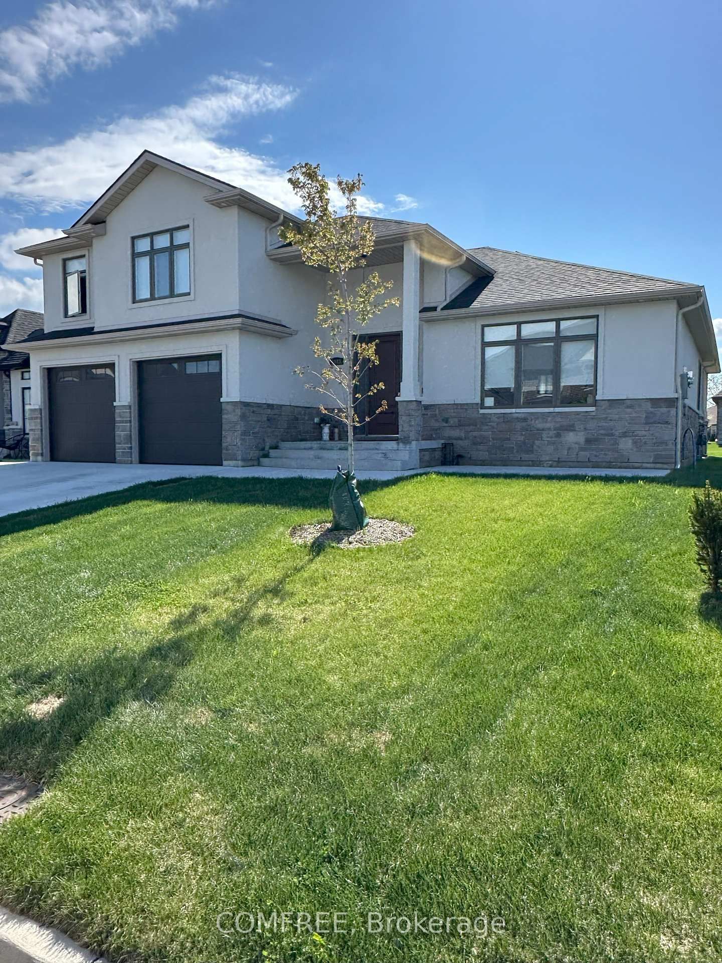 Detached House for sale at 1343 Clearwater Avenue, Windsor, N8P 0E9 - MLS: X12151237