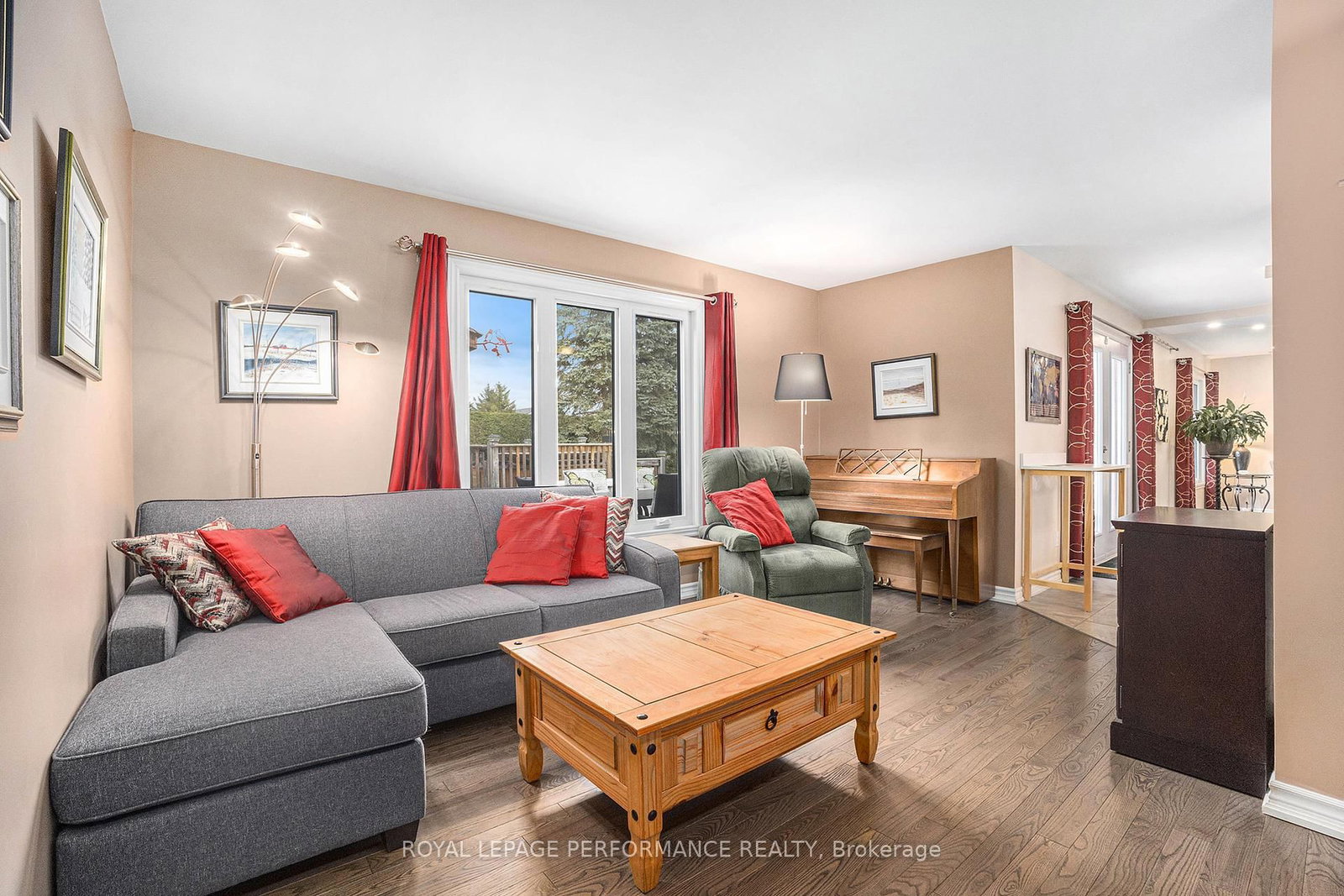 Listing Image 12