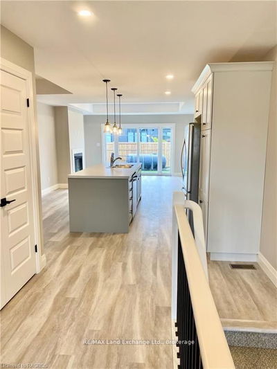 98 Eagle Crt, Saugeen Shores - Saugeen Shores image-0-3