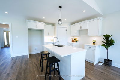 7 Doerr Crt, North Middlesex - Alisa Craig image-0-4