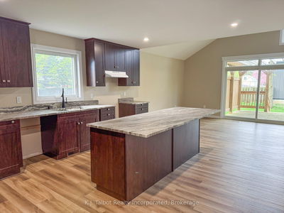 52 Queen St, Huron East - Brussels image-0-2