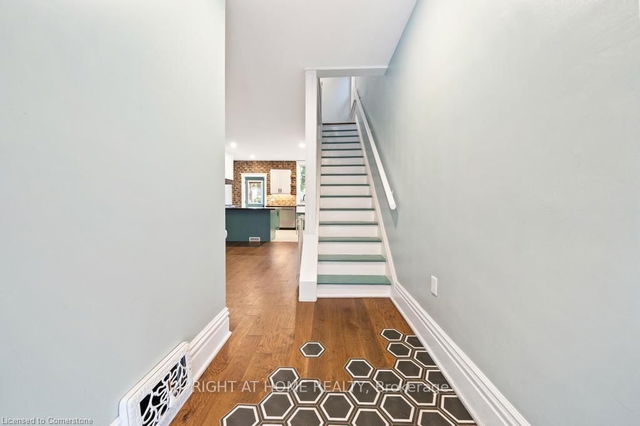 Upper - 11 Lorne Avenue