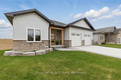 13 Jonathan Cres, South Bruce - South Bruce image-0-1