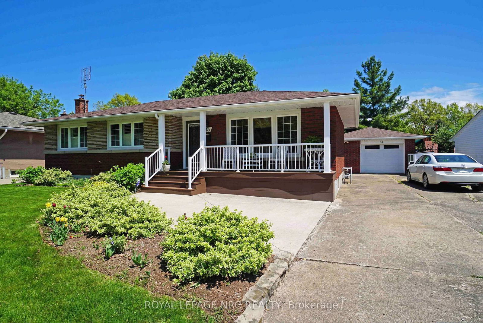Detached House for sale at 13 Cullen Drive, St. Catharines, Glendale/Glenridge, L2T 3H2 - MLS: X12152719