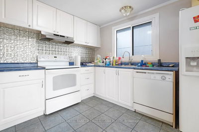 323 Amiens St, Orleans - Bilberry Creek/Queenswood Heights image-0-4