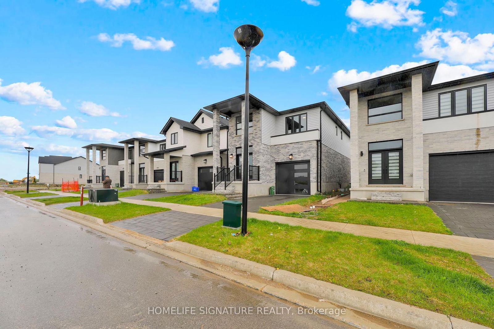 Detached House for sale at 6433 Royal Magnolia Avenue, London South, South V, N6P 0K2 - MLS: X12152865