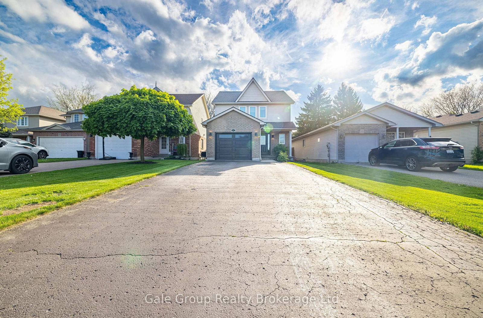 Detached House for sale at 15 CRUSOE Place, Ingersoll, North, N5C 4G2 - MLS: X12152947