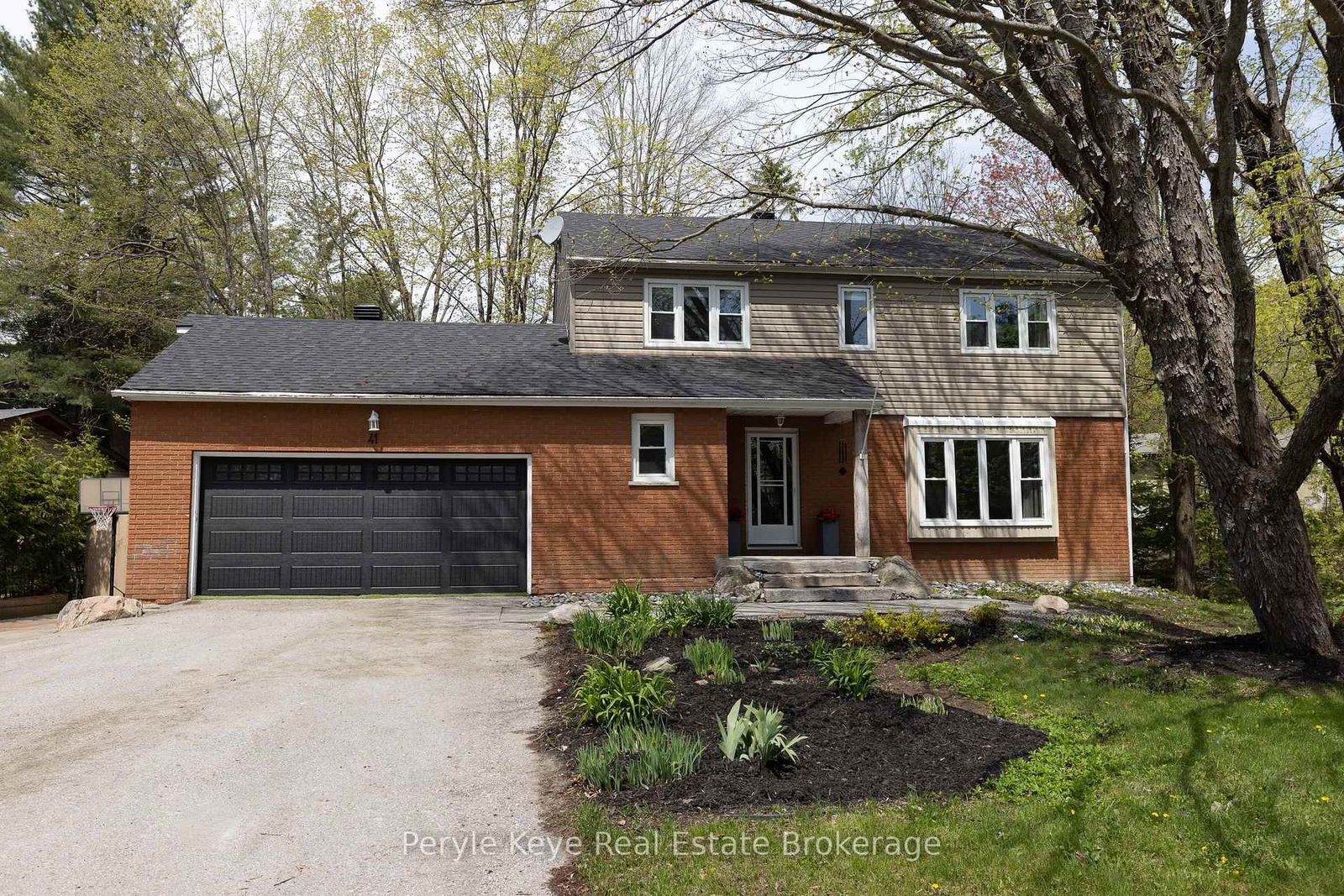 Detached House sold at 41 Woodland Drive, Bracebridge, Macaulay, P1L 1M3 - MLS: X12152961