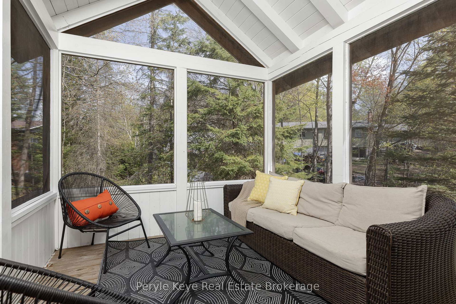 Detached House sold at 41 Woodland Drive, Bracebridge, Macaulay, P1L 1M3 - MLS: X12152961