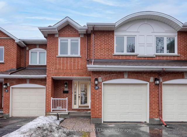 29 Grandcourt Drive