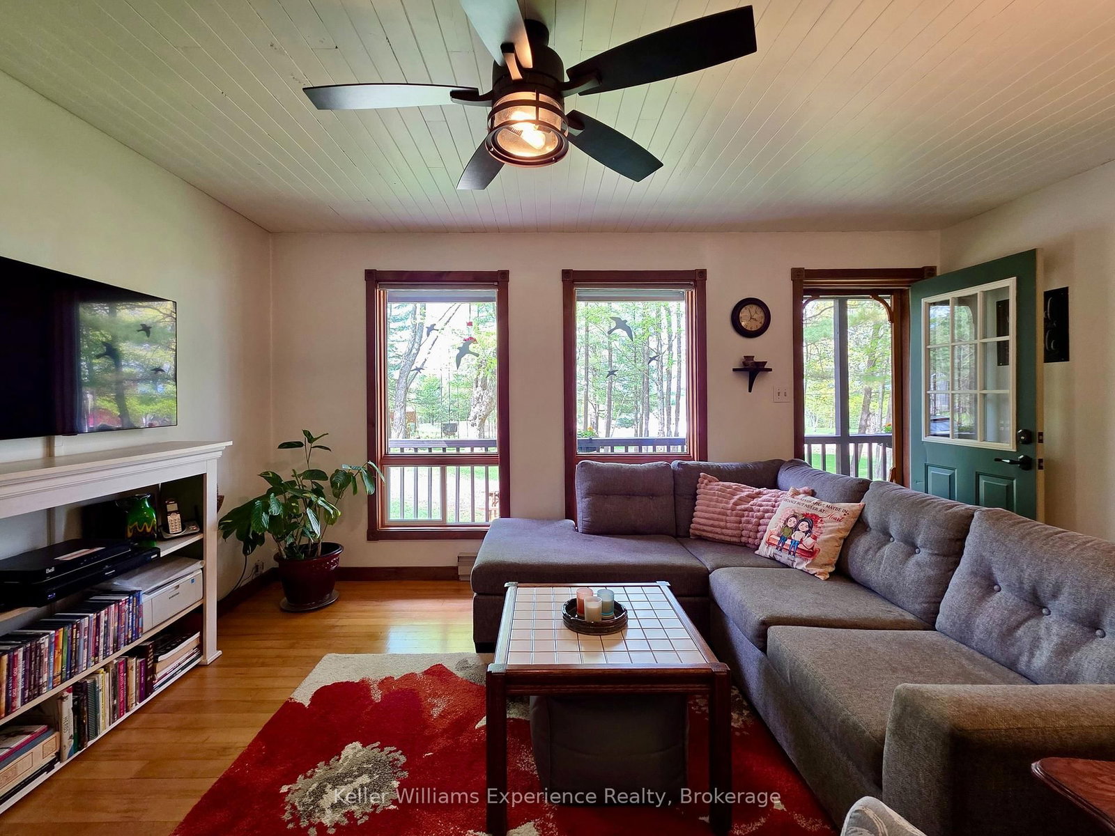 Listing Image 11