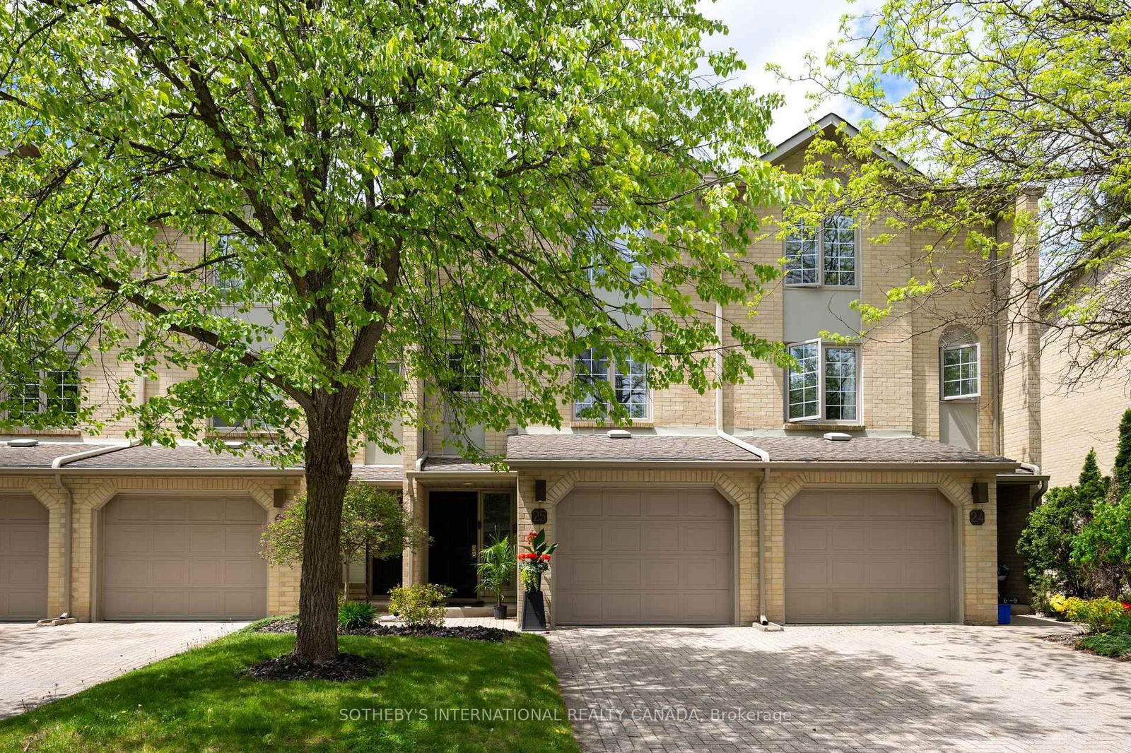 Townhouse for sale at 25-1399 Commissioners Road, London South, South B, M6K 4G9 - MLS: X12153060