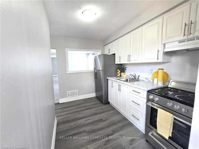 2 - 300 BALMORAL Avenue