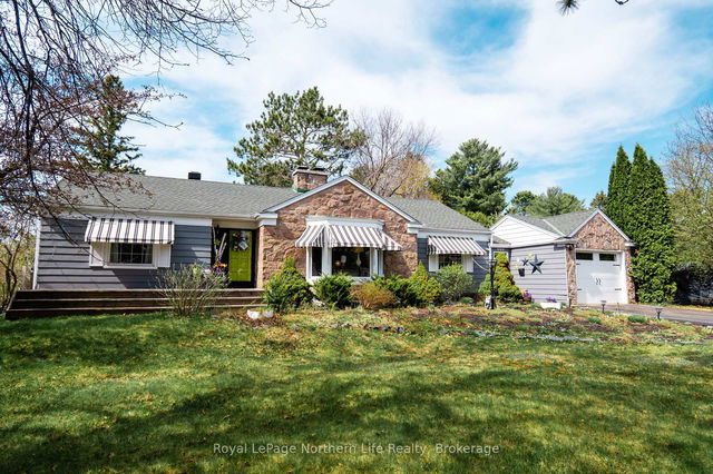 906 Pinewood Road