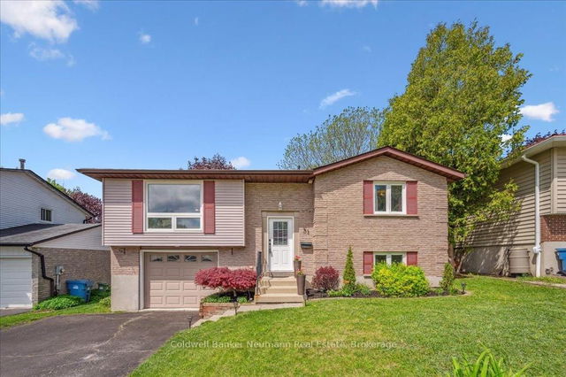 31 Carey Crescent