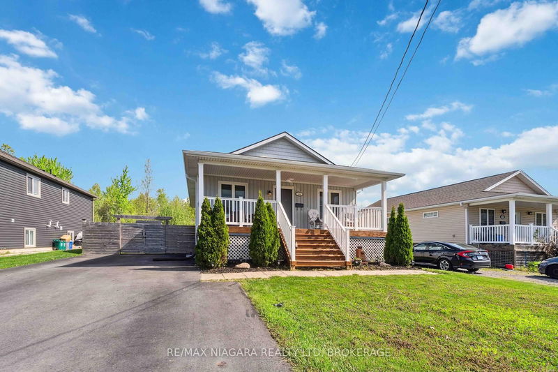 246 MARTIN St, Welland - Broadway image-0-0