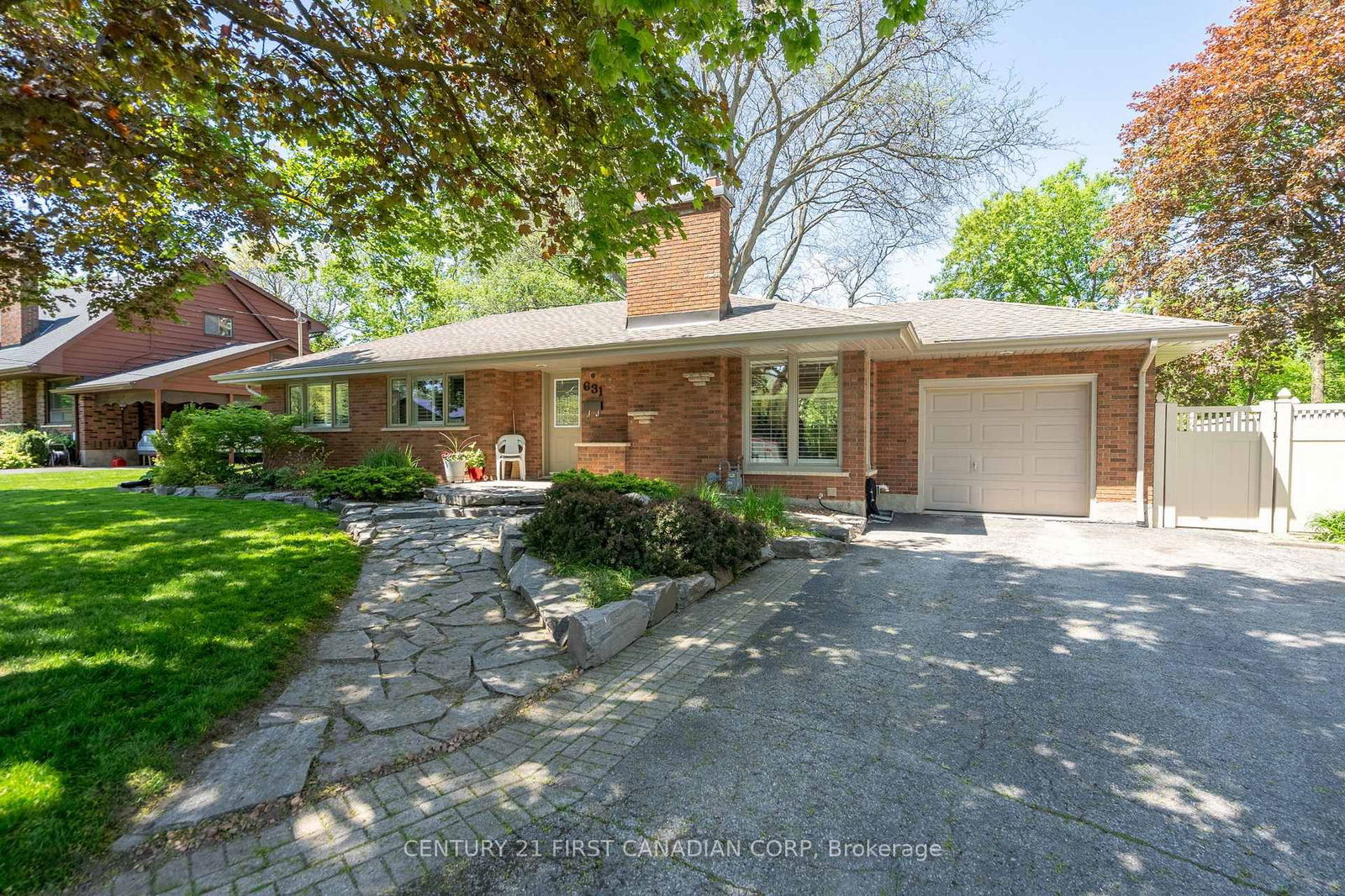Detached House for sale at 631 Oakridge Drive, London North, North P, N6H 3G3 - MLS: X12153758