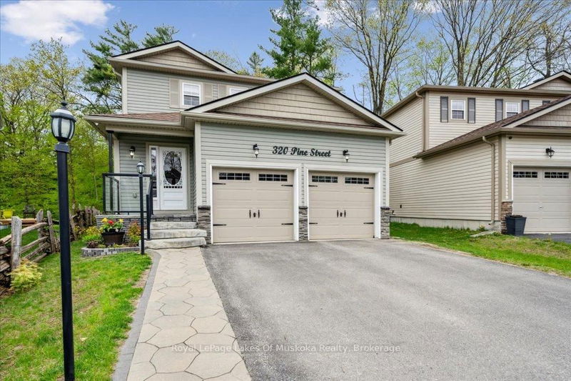 320 Pine St, Gravenhurst - Muskoka (S) image-0-0