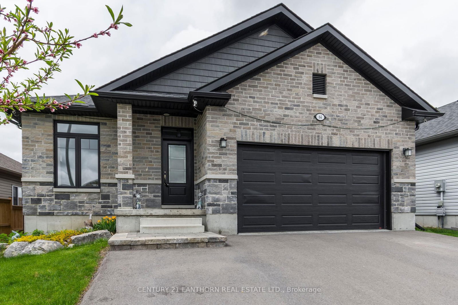 Detached House for sale at 64 Redwood Drive, Belleville, K8N 0K4 - MLS: X12153986