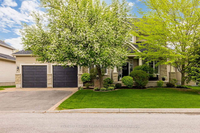 31 BAYWOOD Drive