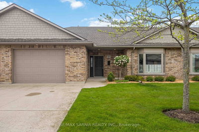 Unit 21 — 5969 Townsend Line, Lambton Shores - Forest image-0-1