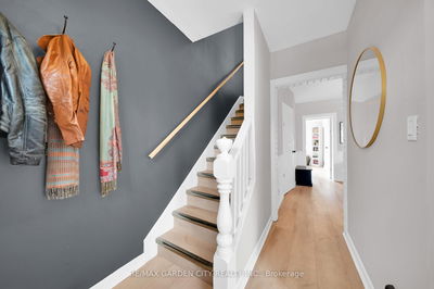 92 GLENDALE Ave, Hamilton - Crown Point image-0-2