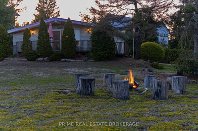10031 Wedd Rd, Lambton Shores - Port Franks image-0-3