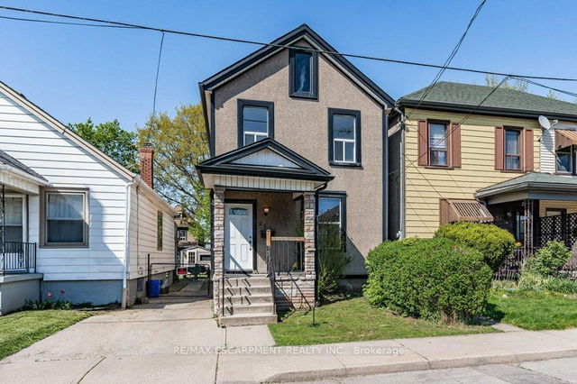 21 Mayflower Avenue