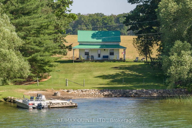 562 WAUPOOS ISLAND Lane
