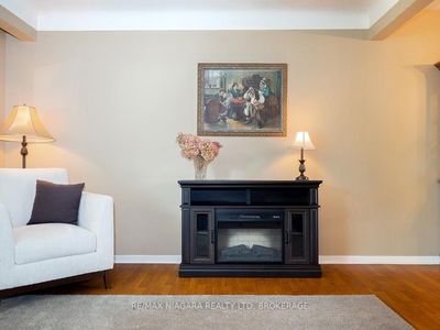 49 Donna Marie Dr, Welland - Prince Charles image-0-4