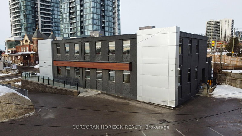 618 King St W, Kitchener, N2G 1C8 | Image 3